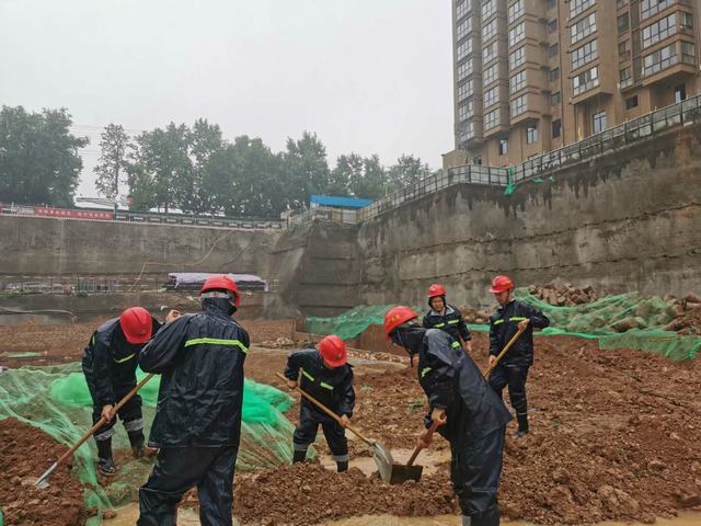 陕煤建设韩城分公司土建二项目部：雨期来临，闻“汛”而动，严阵以待抓“三防”