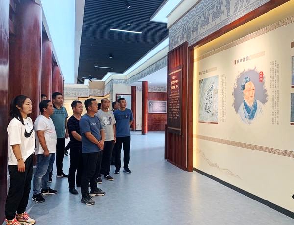 陕煤建设澄合分公司渭南片区单位赴杨震公祠开展廉政教育主题党日活动