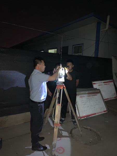 陕煤建设矿建二公司小保当项目部为新入职技术人员“开小灶”“加夜宵”