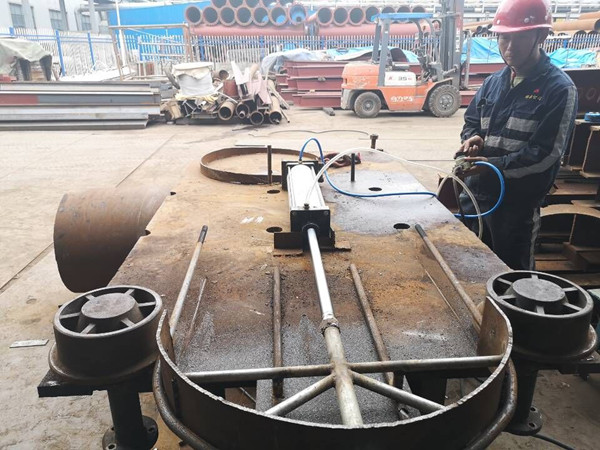 陕煤建设澄合分公司安装三队“超大号”管卡炜弯机新鲜出炉