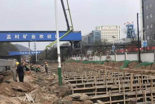 路桥分公司彬长项目部抢工期掀起冬日大干热潮