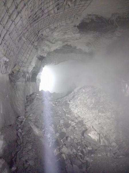 陕煤建设矿建二公司车村项目部：3101工作面回风顺槽联络巷与3-2煤西翼辅助运输大巷贯通