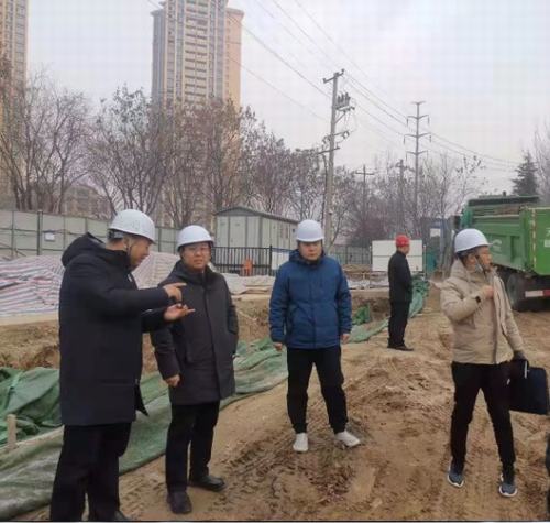 咸阳市住建局副局长马怀素深入咸阳市城市停车场BOT项目检查指导工作