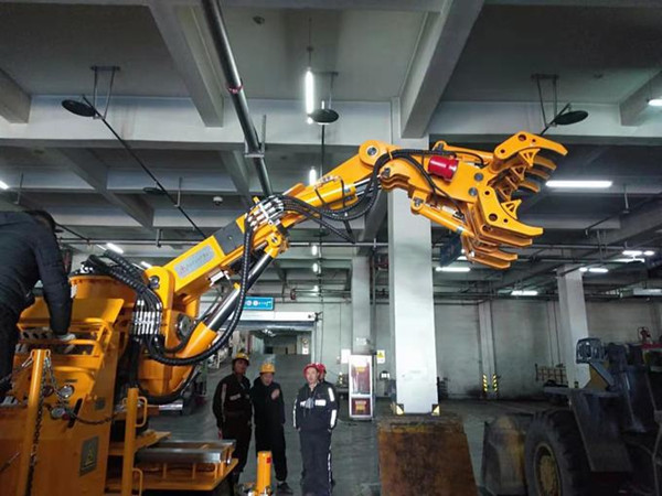 陕煤建设澄合分公司第二机电安装队管路抓举车新技术培训学习