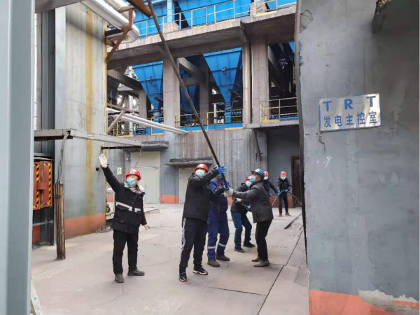 陕煤建设汉中分公司顺利完成龙钢1#2#TRT增设行车项目电缆铺设