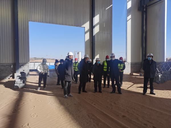 榆林市城市投资经营集团党委副书记、总经理郝君深入陕煤建设榆林公司杭萧绿色钢结构产业制造基地项目检查指导工作