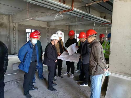 靖神铁路公司副总经理何澄一行深入陕煤建设铜煤公司第八项目部孟家湾机辆中心项目检查指导工作