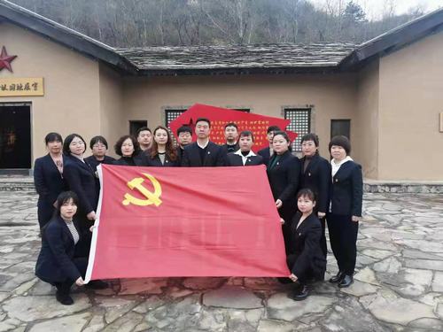 陕煤建设铜煤公司开展“铭记历史 缅怀先烈 继承传统 砥砺前行”主题党日活动