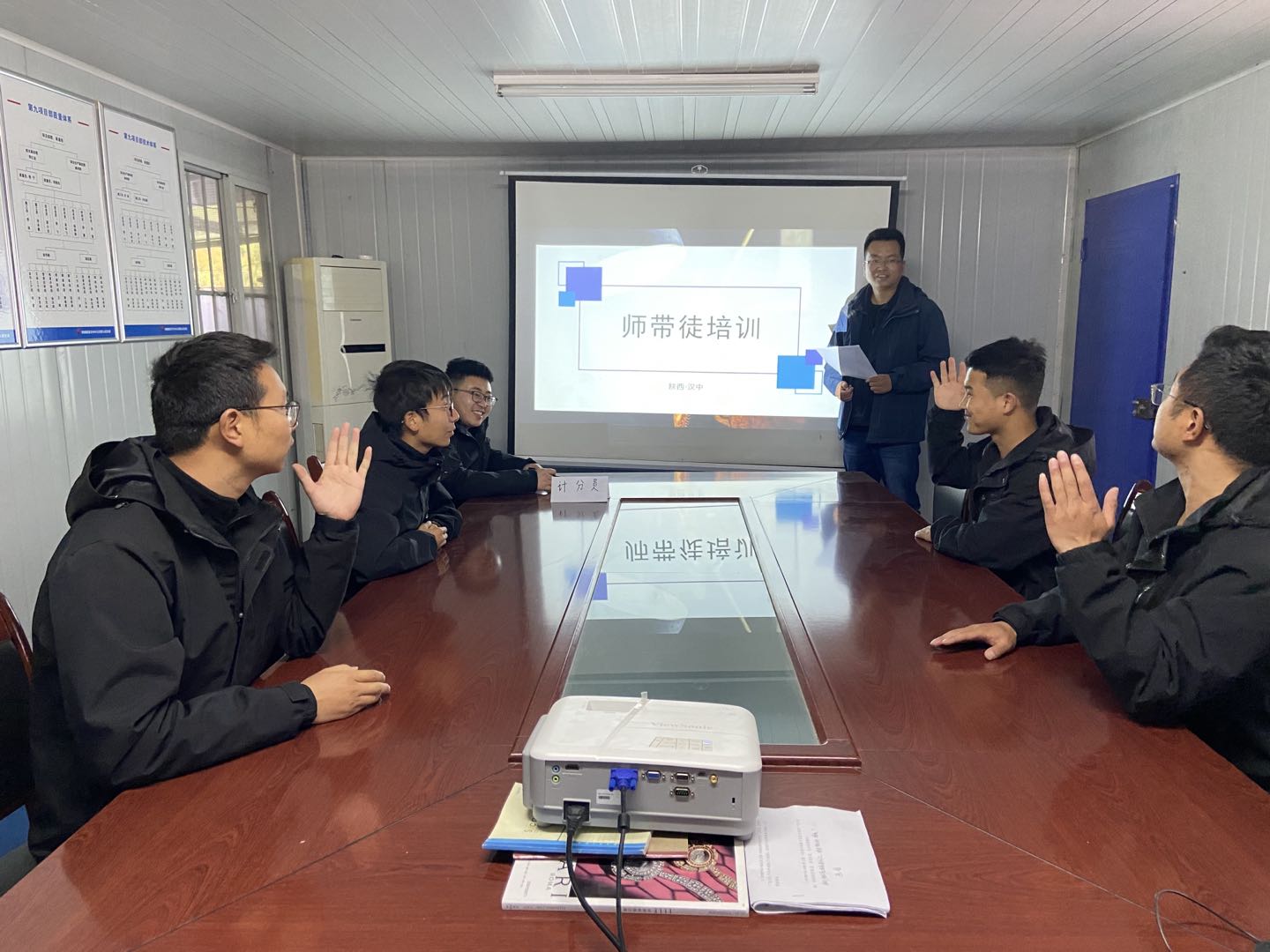 陕煤建设汉中分公司多种形式丰富“师带徒”活动内涵