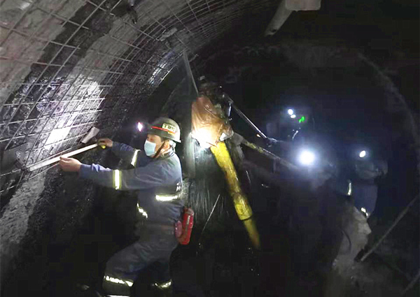 陕煤建设矿建三公司：贯通啦！双龙项目部二盘区运输大巷与10#联巷“牵手”成功