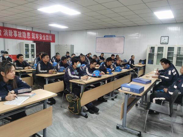 陕煤建设洗选煤运营公司红柳林洗煤厂项目部：班前会“六步法”，筑牢首道安全防线