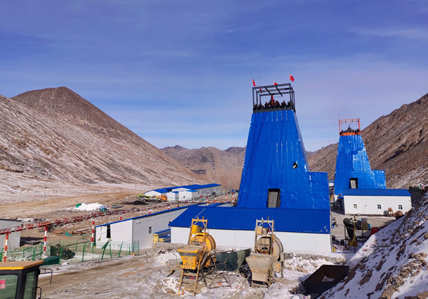 【五一项目建设专题十三】陕煤建设矿建三公司：喜迎五一，天山项目建设大干正酣！