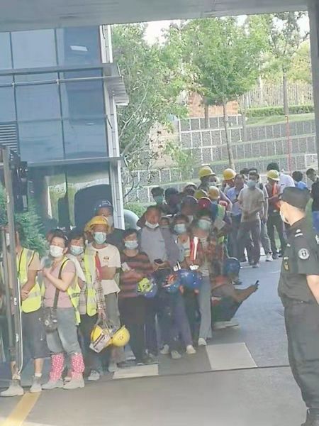 陕煤建设天工公司“移动接种车”进工地300名工人 “一站式”接种疫苗