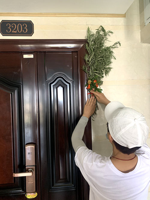 陕煤建设公司开展“艾叶飘香、情满端午”活动