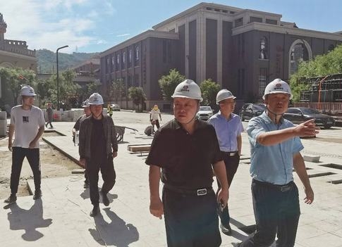 公司领导宁兴刚深入延安新保育院项目检查指导工作