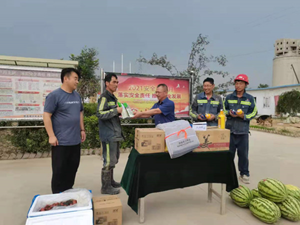 陕煤建设机电安装公司：办实事为职工撑起“遮阳伞”