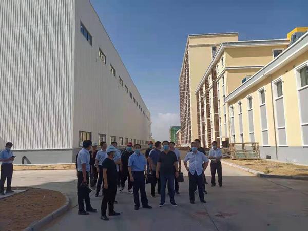 陕煤集团铁流集团纪委书记韩华东一行深入陕煤建设铜煤公司承建的靖神铁路孟家湾机辆中心项目检查指导工作