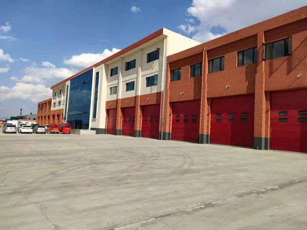 陕煤建设天工公司承建的榆林化学一号消防站工程正式投入使用