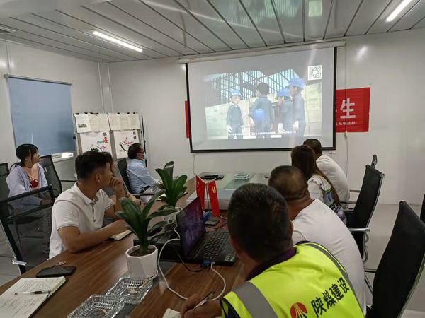 陕煤建设天工公司渭阳佳苑项目“观视频+防风险+遏事故” 迎双节
