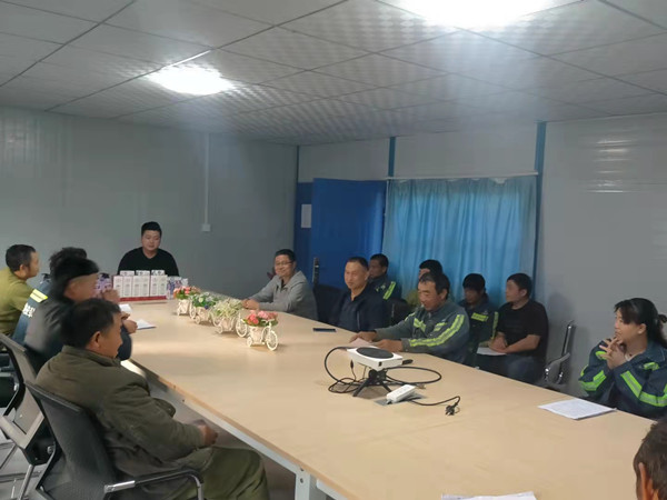 陕煤建设机电安装公司：国庆节，我们在工地过