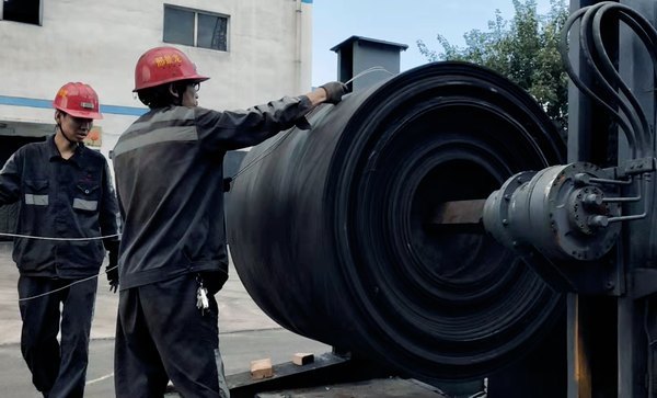 陕煤建设洗选煤运营公司澄合山阳运营项目部:分秒必争,奋战检修庆祖国华诞