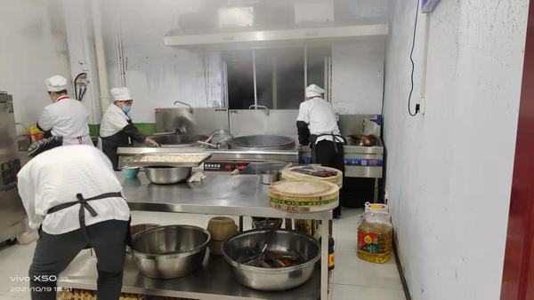 陕煤建设矿建二公司第二项目部开展食品卫生安全专项检查及演练活动