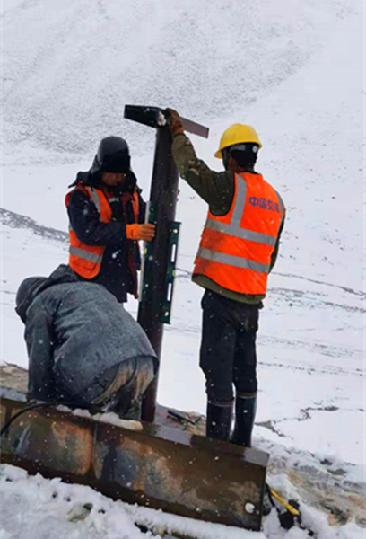 陕煤建设矿建三公司天山项目部:苦战严寒 打响冬季施工攻坚战
