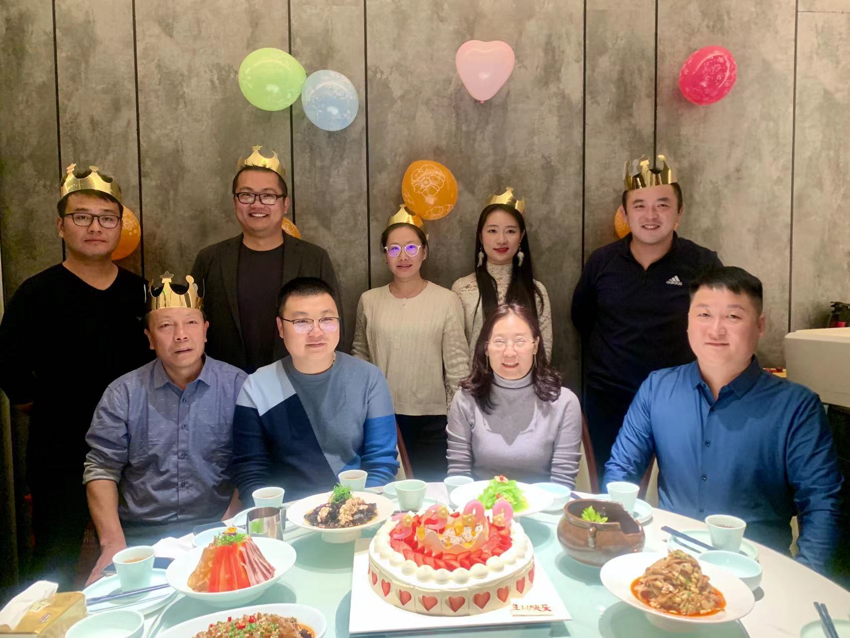 陕煤建设绿宇公司:举办“携手同心 感恩有你”员工集体生日会