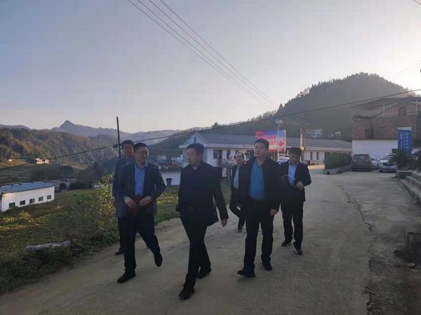 陕煤集团纪委督导组深入建设集团定点帮扶村开展督导调研
