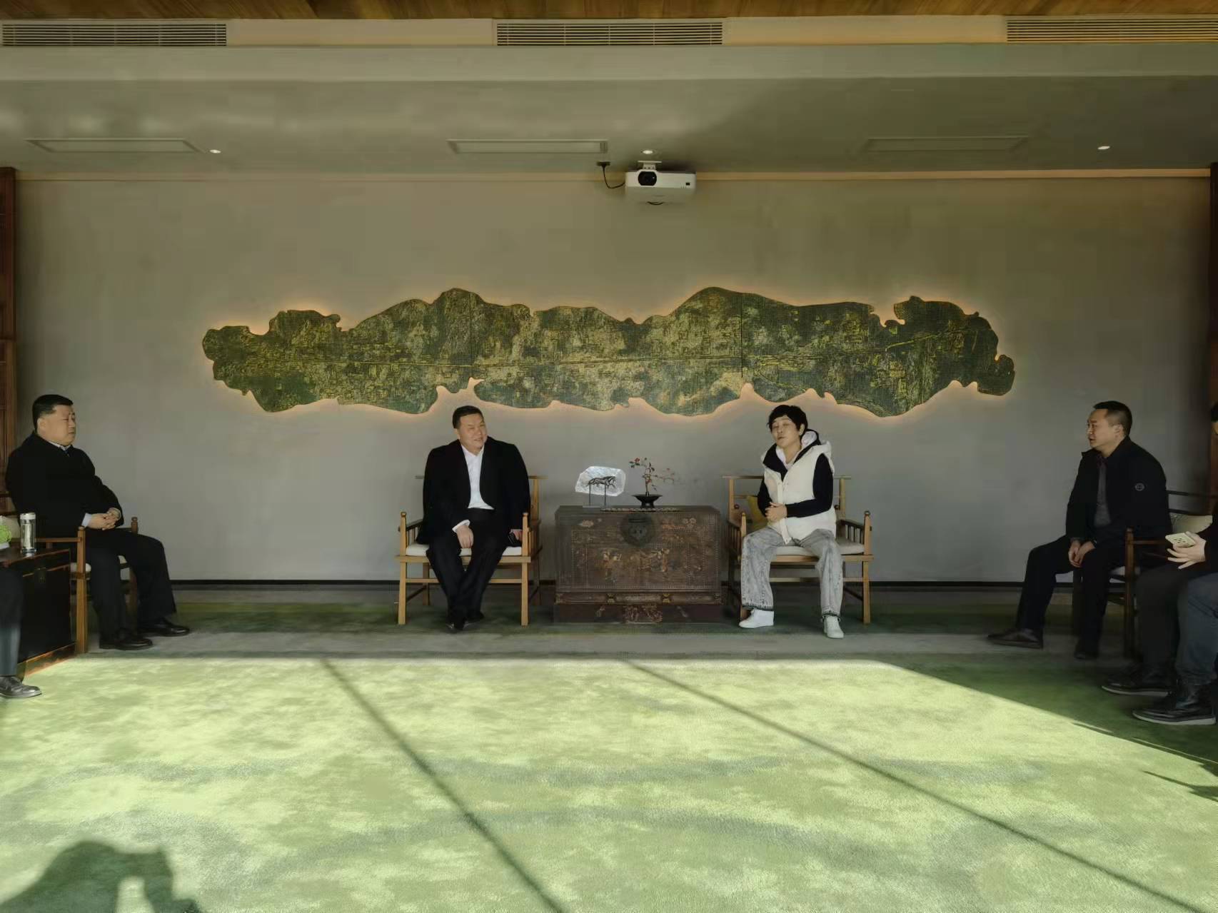 宁兴刚、王宁到天朗控股集团开展合作交流