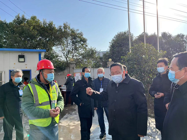 咸阳市副市长王靖一行莅临泾阳县西城保障房小区项目调研指导工作