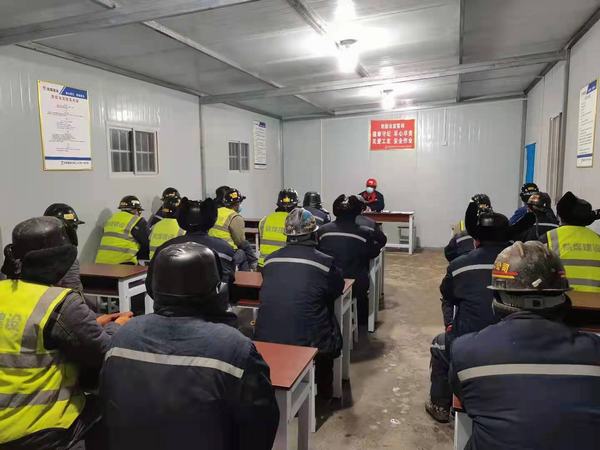 陕煤建设矿建二公司：三个“突出”加速人才队伍建设