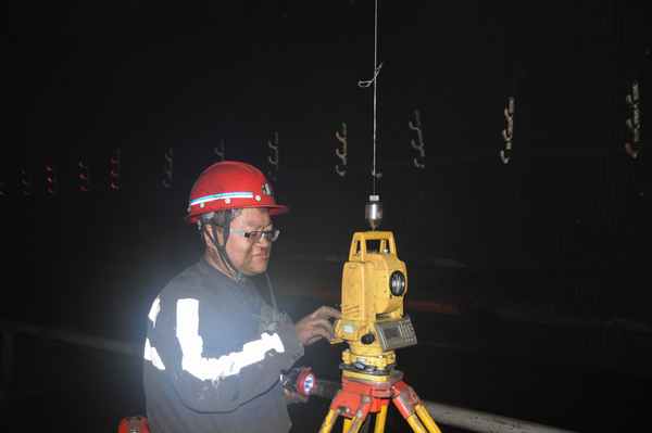 陕煤建设煤矿运营服务分公司：“抢抓机遇促生产 服务煤矿塑品牌”劳动竞赛火热开启