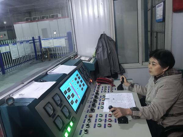 陕煤建设矿建二公司王峰项目部:坚守岗位诠释“矿建之花”英姿