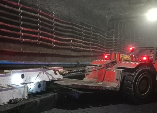 陕煤建设机电安装公司顺利完成曹家滩122108带式输送机拆除、回撤工程