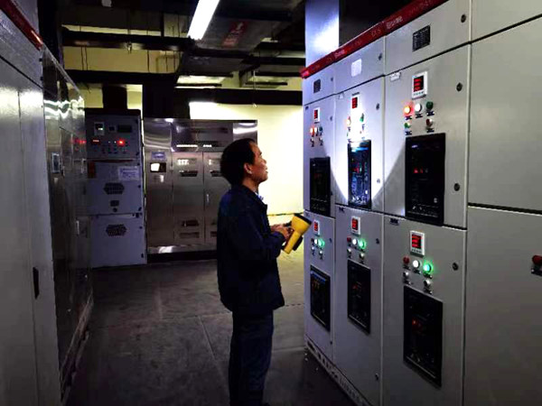 建设集团大秦置业公司开展小区用电安全大检查