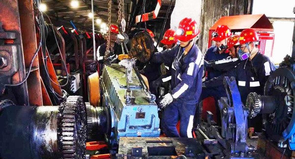 陕煤建设洗选煤运营公司：战高温 忙检修 他们全力以赴