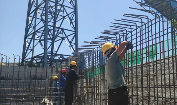 陕煤建设咸阳分公司第六项目部：烈日赶工忙，安全不能忘