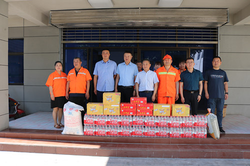 陕煤建设川耀公司：开展“暖民心  送清凉”慰问活动