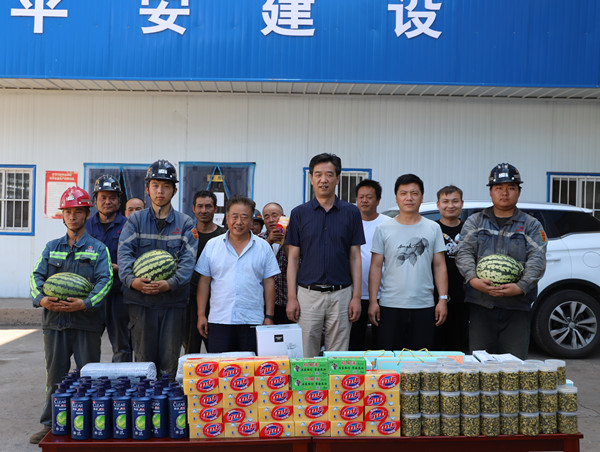 清凉抵一线  鼓干劲  保安康