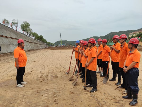 防汛演练砺精兵 未雨绸缪保平安