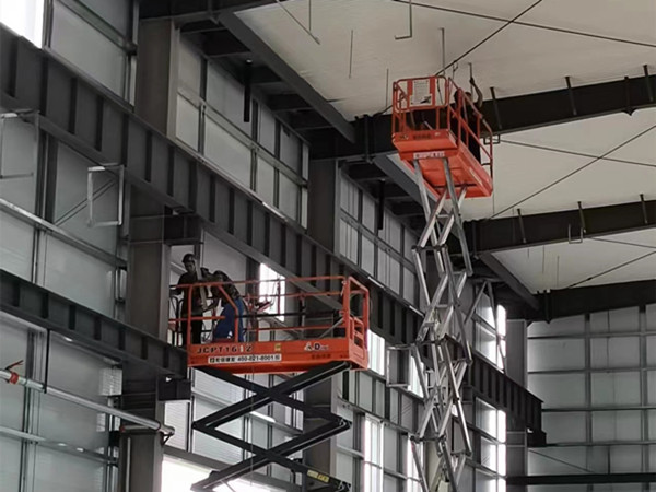 让陕煤建设旗帜在成阿工业园飘扬