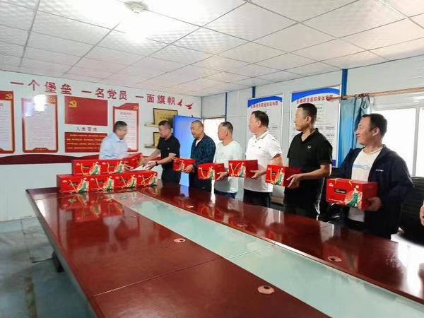 陕煤建设矿建二公司：中秋慰问送真情 浓浓关怀暖民心