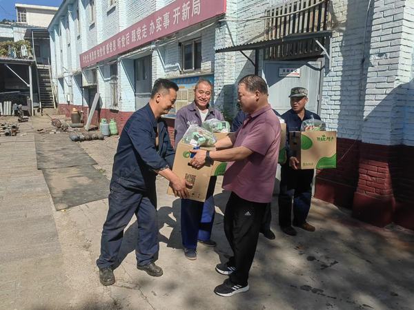 情暖中秋 与爱同行