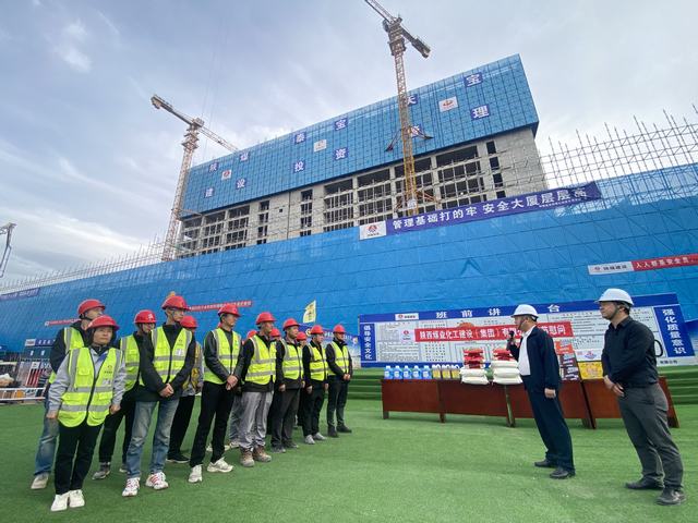 陕煤建设铜煤公司：行走一线鼓干劲 节日慰问不打烊