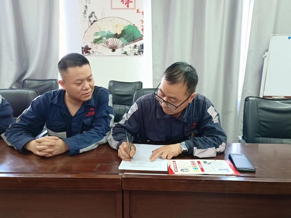 陕煤建设洗选煤运营公司柠条塔运营项目部: 谈心谈话露真情 凝心聚力促提升