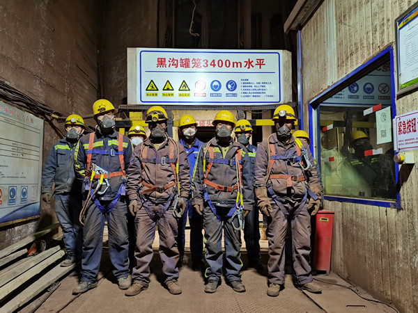 陕煤建设机电安装公司完成酒钢镜铁山钢丝绳及罐笼更换工程