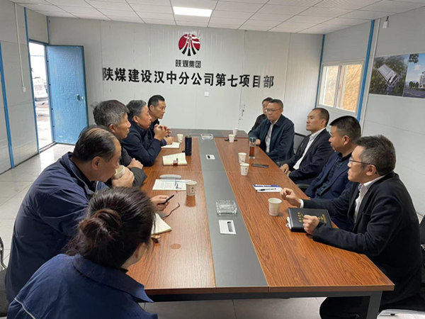 四川省自贡市贡井区区委书记张洪涛对自贡庞源智能塔机制造项目督导检查