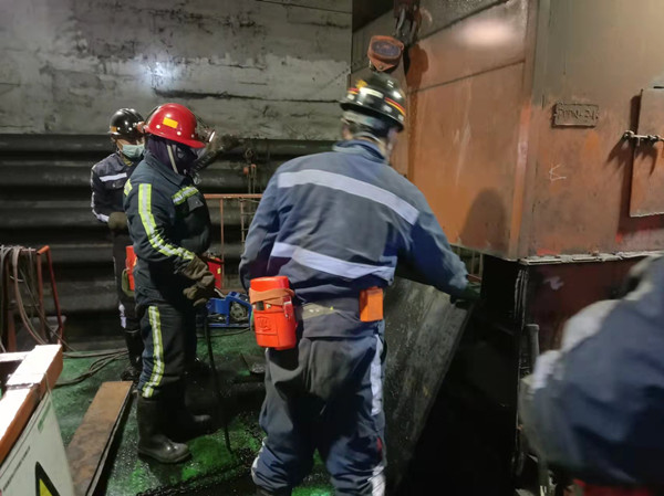 陕煤建设机电安装公司:喜度良宵辞旧岁,元旦工程检修忙