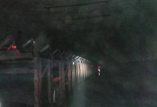 陕煤建设机电安装公司神府项目部:胶带机顺利带煤试运转